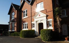 Warwick Victorian Apartment